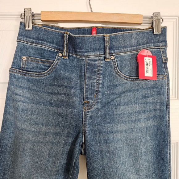 NWT Spanx Straight Leg PETITE SMALL Straight Leg Pull-on Jeans - Picture 2 of 9
